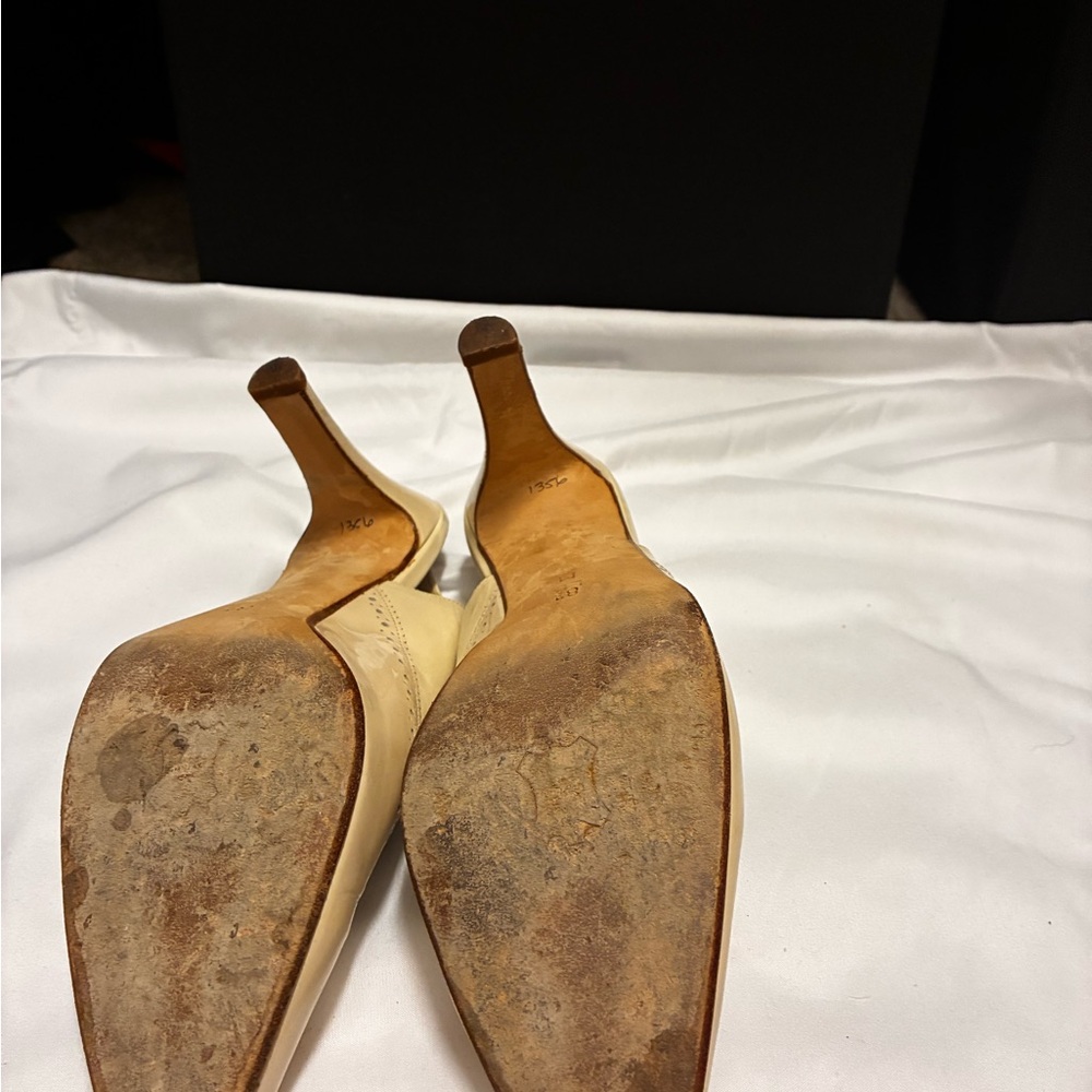 Bally Beige Patent Leather Heels - Picture 6 of 6